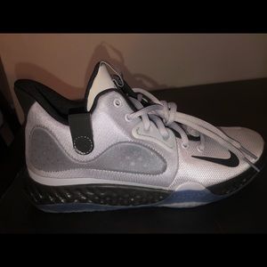 Men Nike Basketball Shoes